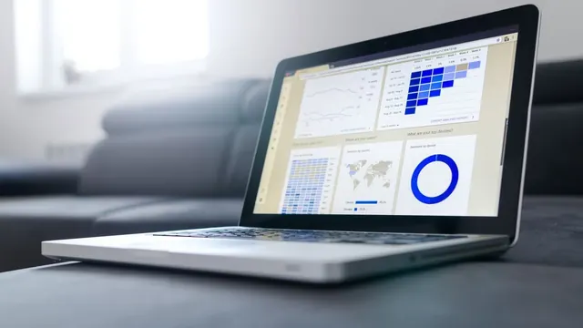 Web sitesi analitik dashboardu ve site performans verileri